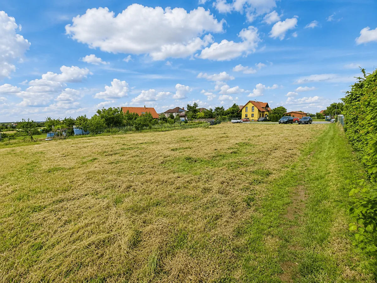 Prodej stavebního pozemku 1018 m²